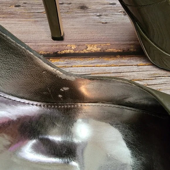 Marc Fisher Patent and Suede Platform Pumps - Size 8.5 - Picture 9 of 11